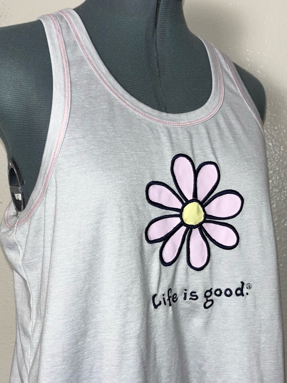 Life Is Good Pajama Set White Daisy Tank, Light Gray Lounge Pants women's medium - Picture 6 of 16